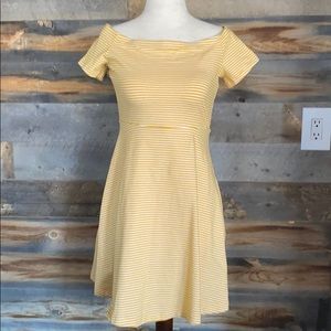 🛑BOGO‼️🆕💛NWOT OLD NAVY YELLOW & WHITE OFF SHOULDER MINI